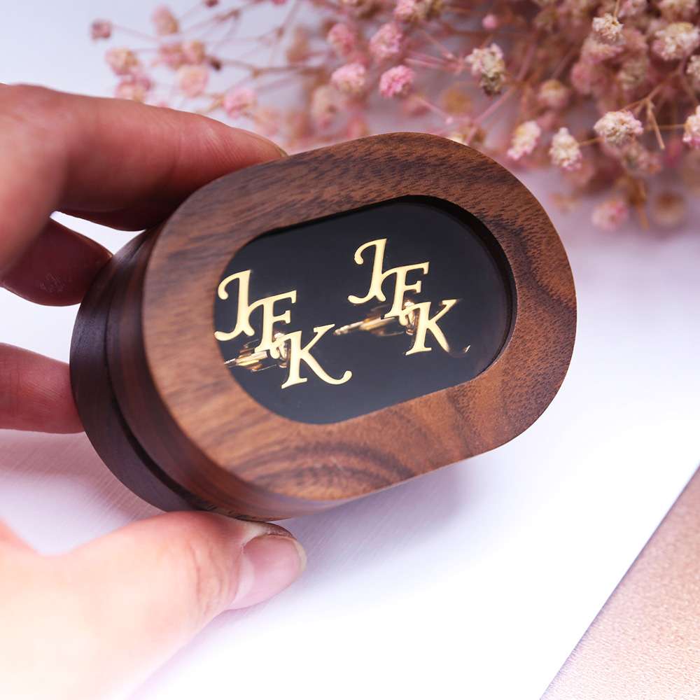 Cufflink Box Set - กระดุมข้อมือจดหมายแรกที่กําหนดเองของผู้ชายระดับไฮเอนด์, กระดุมแต่งงานของเจ้าบ่าว, กระดุมข้อมือกล่องไม้หน้าต่างส่วนบุคคล